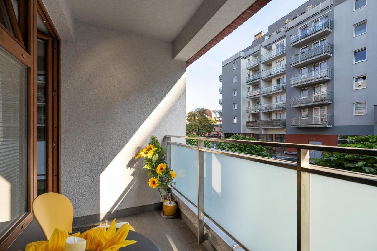 Comfortable Wojskowa Apartment By Noclegi Renters Poznań Exterior foto